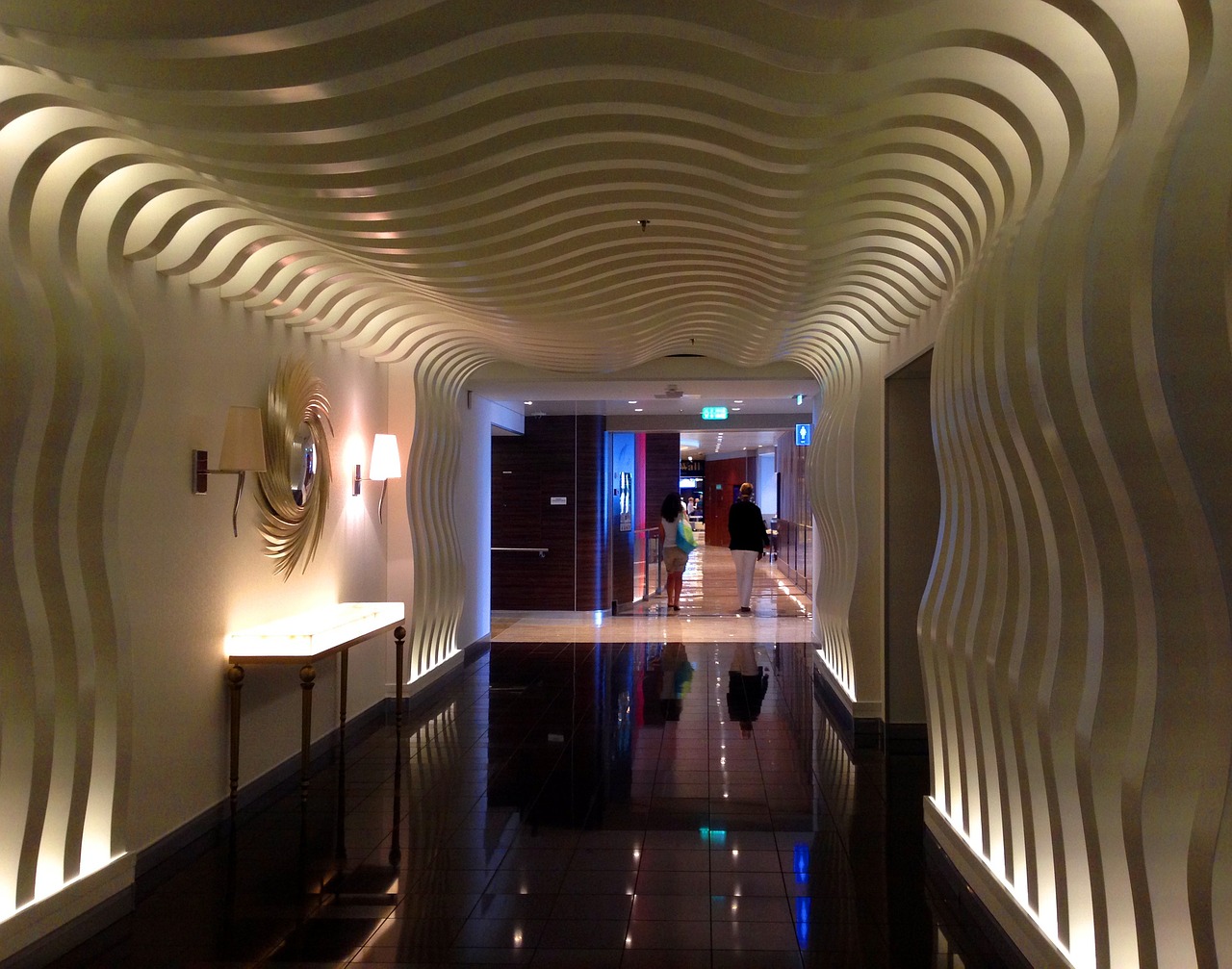 corridor-366017_1280