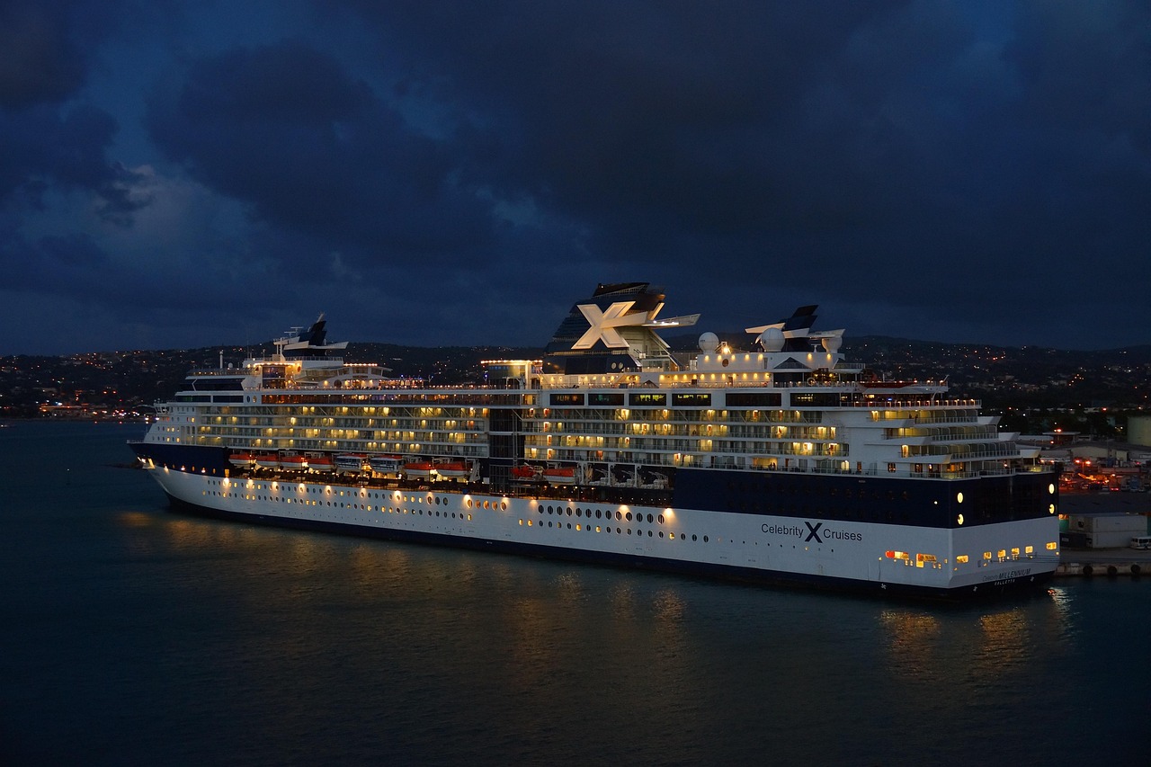 cruise-ship-759796_1280